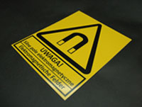 Znak BHP - Silne pole elektromagnetyczne